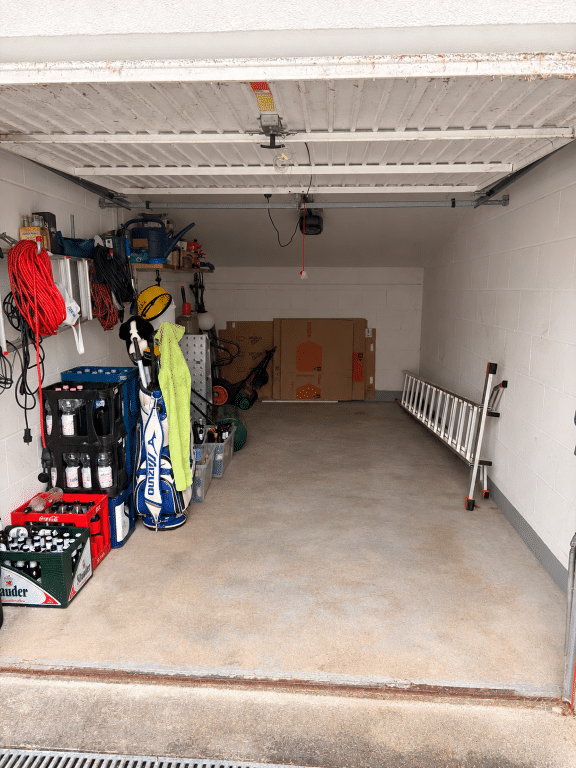 Leergeräumte Garage nach der Wohnungsentrümpelung in Velbert-Langenberg